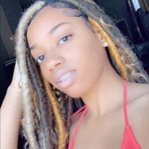 Meet your Posher, Danielle